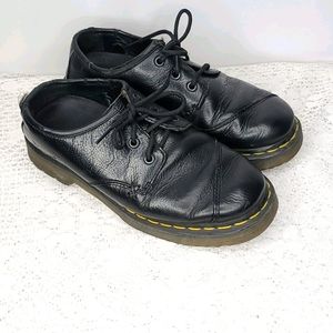 Dr. Martens cap toed Oxford lace up shoes sz 8